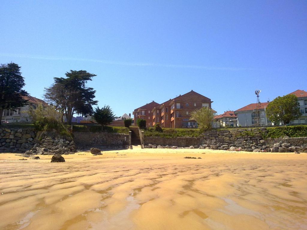 Apartamentos Zenit Mar Noja Ruang foto